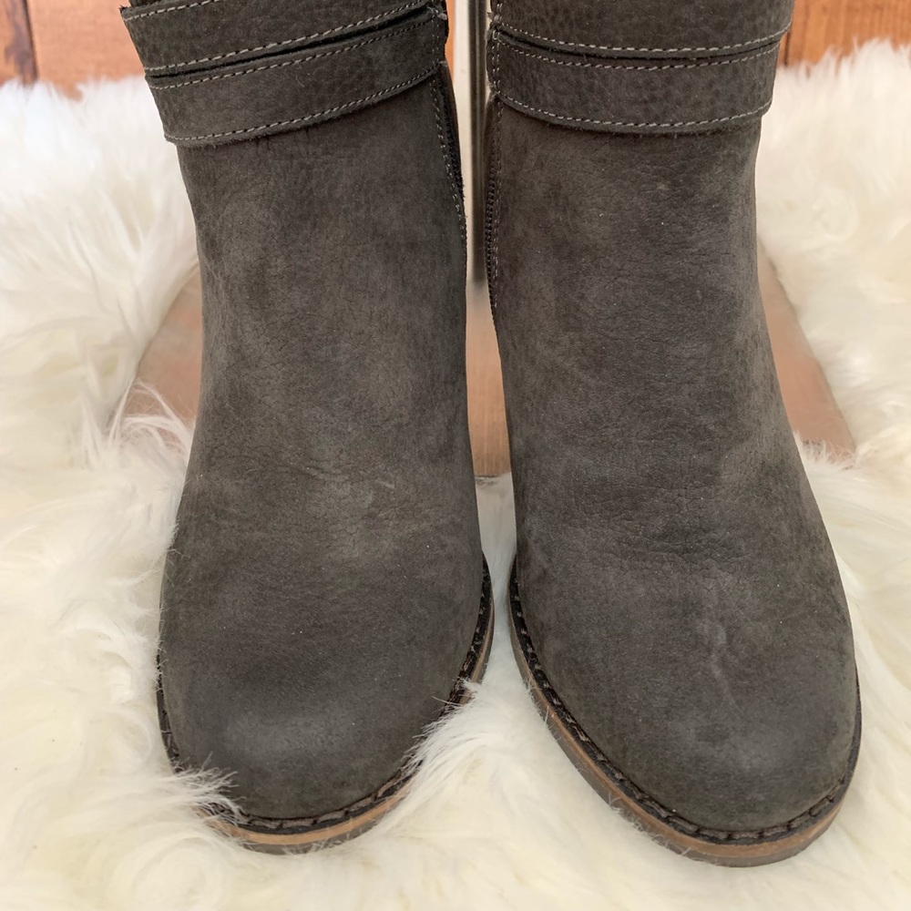 Booties - Picture 4 of 5